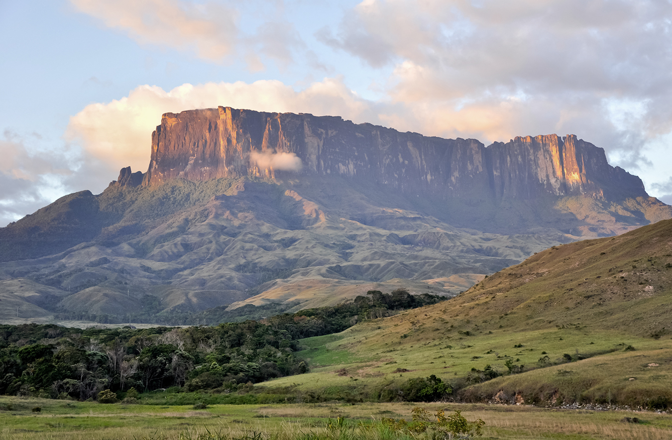 Climbing a tepui with Hazel Findlay in the Venezuelan jungle's image