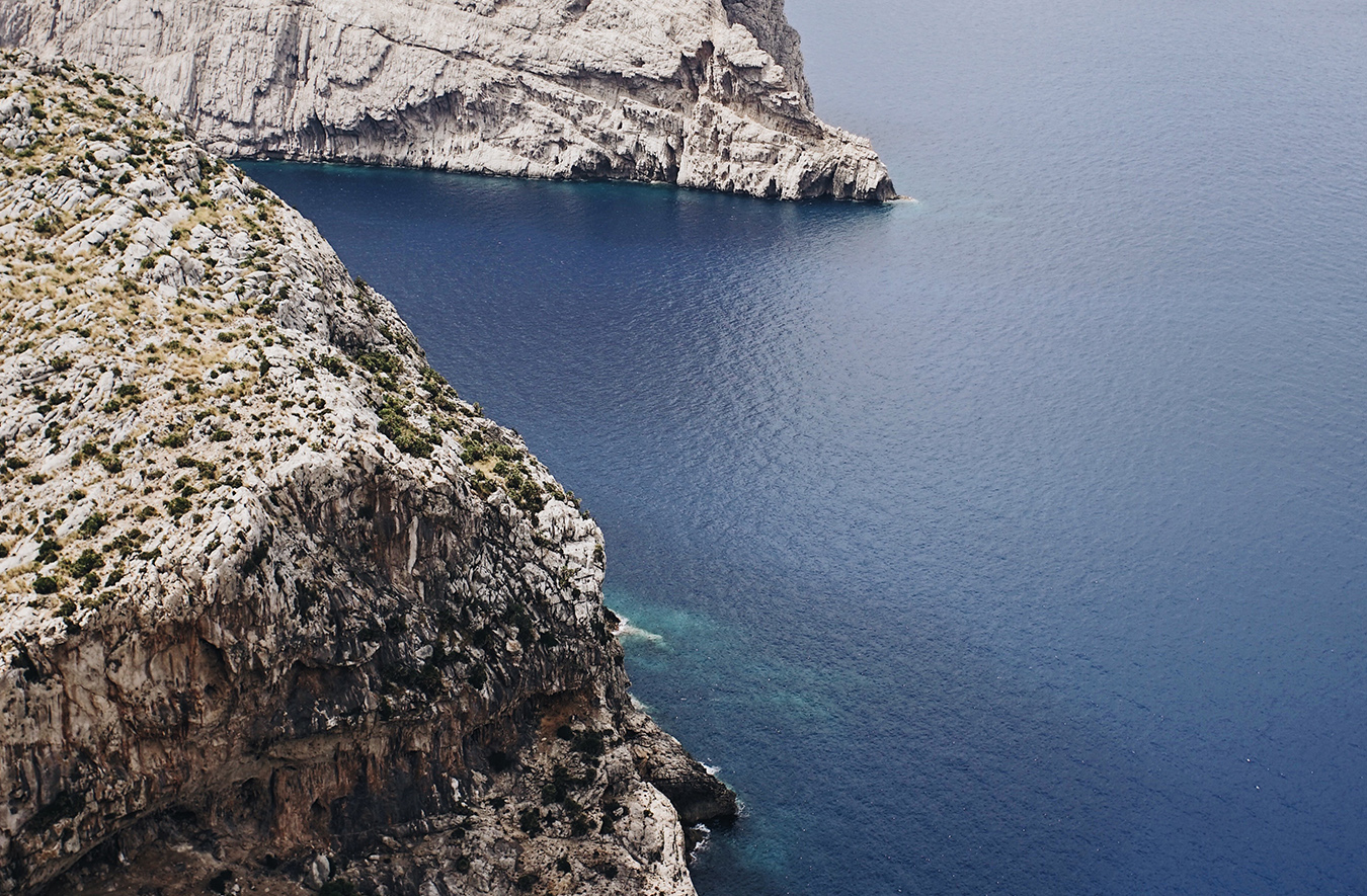 Climbing with Chris Sharma on the sea cliffs of Majorca, Balaeric Islands's image
